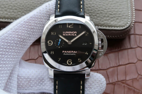 Panerai Luminor PAM01359 VS Factory Black Strap Replica Watches - Luxury Replica